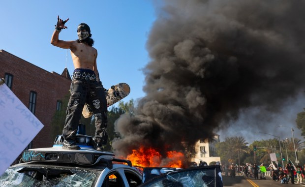 "Gdy oni plują, my uderzamy".  Trump o zamieszkach w Los Angeles