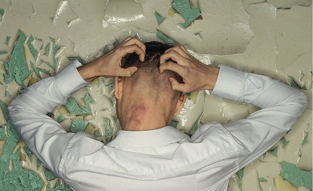 "Gdy skóra bardzo mocno swędzi". Co warto wiedzieć o AZS?