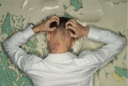 "Gdy skóra bardzo mocno swędzi". Co warto wiedzieć o AZS?