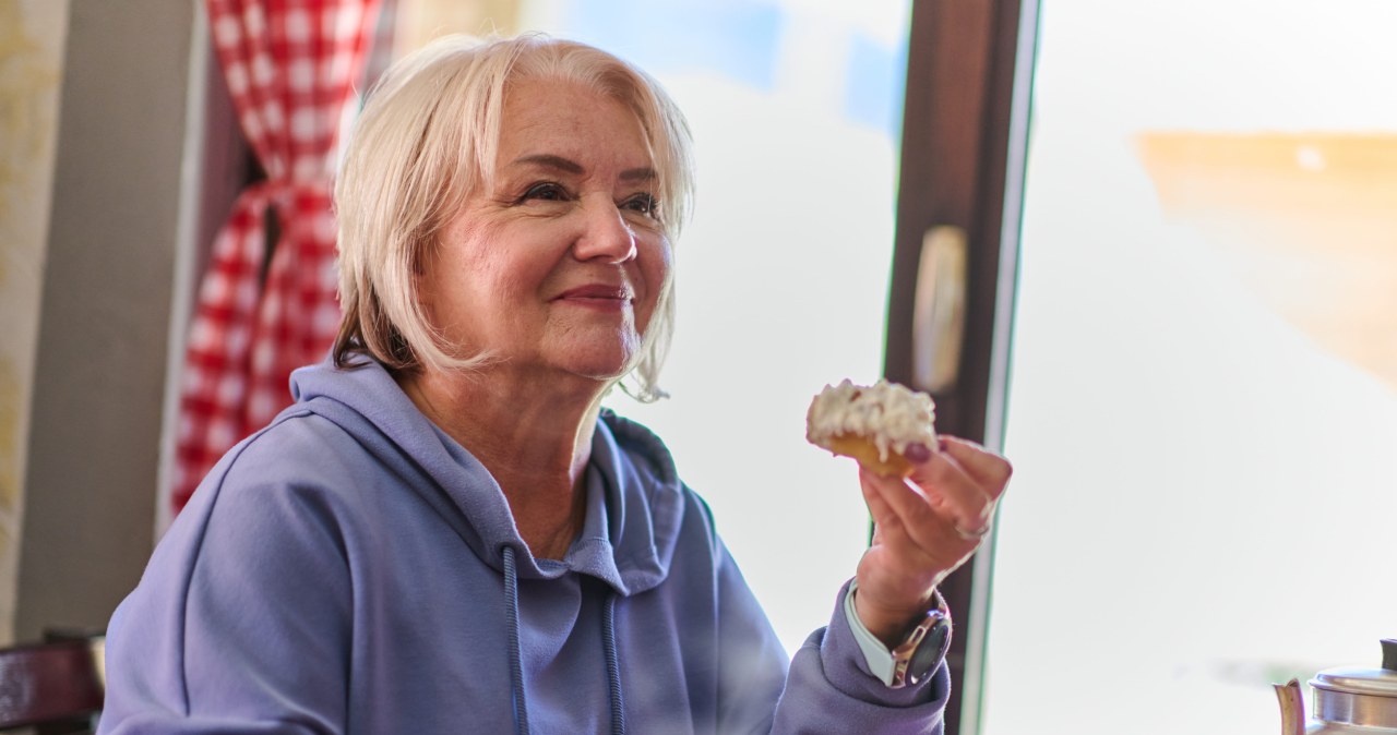 Gdy włosy wypadają i są słabe, warto wprowadzić do diety odpowiednie składniki odżywcze /dotshock /123RF/PICSEL