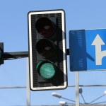Gdy zielone światło nie daje pierwszeństwa. Ten manewr może kosztować 1500 zł