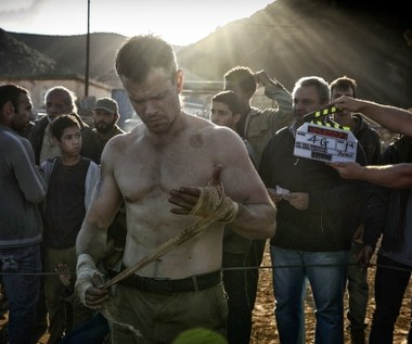 Gdyby miarą jego aktorskiej kariery miała być jedna ikoniczna postać, w którą wcielił się na kinowym ekranie, zapamiętalibyśmy go z pewnością jako Jasona Bourne'a. Z okazji 45. urodzin gwiazdora przypominamy najważniejsze momenty w filmografii Matta Damona.

Świetną informacją dla fanów aktora oraz miłośników Jasona Bourne'a jest wiadomość o rozpoczęciu zdjęć do kolejnej odsłony przygód "człowieka, który stracił pamięć". Obraz w reżyserii Paula Greengrassa trafi na ekrany kin w 2016 roku

 