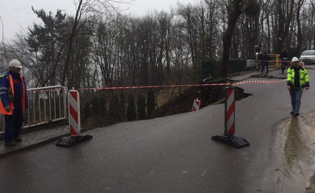 Gdynia: Skarpa osunęła się na dom. "Okna wyleciały w parę sekund"