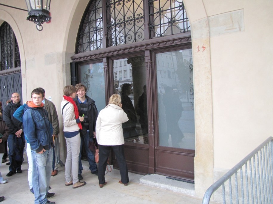 Gdzie jest wejscie do muzeum? Można się tylko domyślać &nbsp; /RMF FM