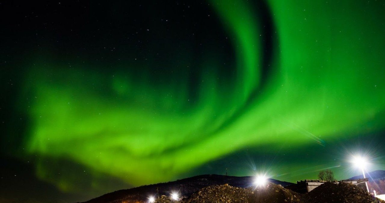 Gdzie obserwować najpiękniejsze zorze polarne? /Mateusz Grochocki /East News