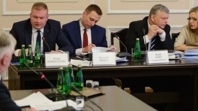 Gdzie trafiały pieniądze wyprowadzane z Amber Gold? Śledztwo przedłużone do końca czerwca