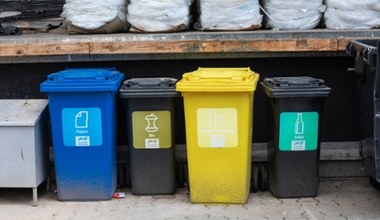 Gdzie wyrzucasz przeterminowane kosmetyki? Większość z nas popełnia błąd