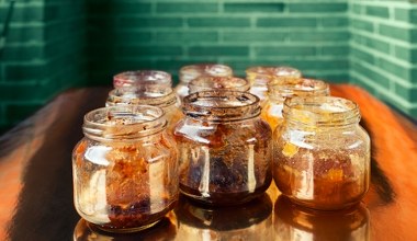 Gdzie wyrzucić słoik z przetworami? Na pewno nie do pojemnika na szkło