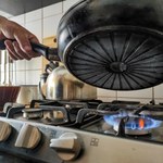 Gdzie wyrzucić starą patelnię? To zależy od patelni