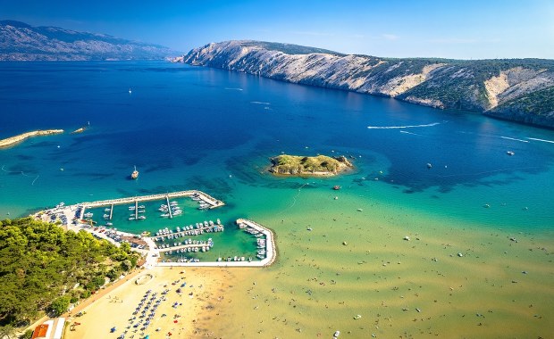 Gdzie znaleźć piaszczyste plaże w Chorwacji? Oto wakacyjne perełki