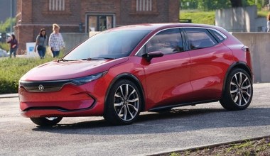 Geely będzie produkować auta w zakładzie Forda. A miało w polskiej fabryce Izery