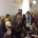 Gehenna studentów z Wrocławia. Od 3 nad ranem stoją w kolejce przed złożeniem prac