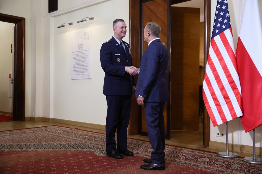 Gen. Alexus Grynkewich podczas spotkania z premierem Donaldem Tuskiem w KPRM w Warszawie 25 lipca tego roku /	Leszek Szymański   /PAP