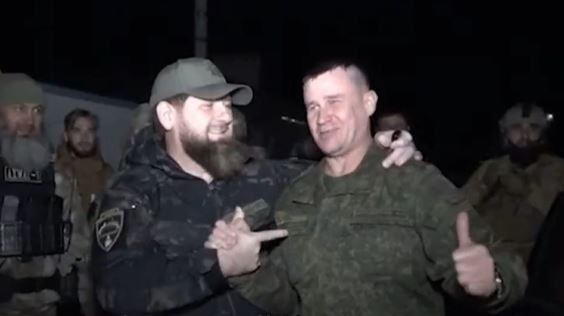 Gen. Andriej Mordwiczew (z prawej) i Ramzan Kadyrow /Twitter