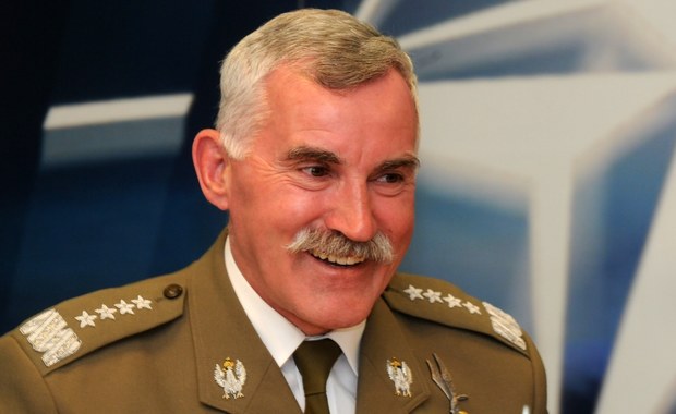 Gen. Bieniek: Musimy być przygotowani na różne scenariusze. Wojna informacyjna trwa