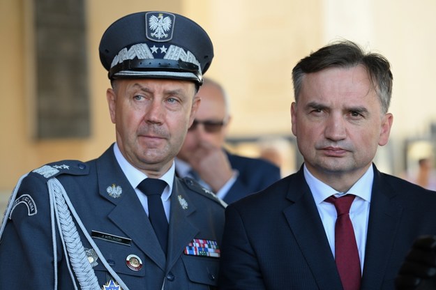Gen. Jacek Kitliński (z lewej) i były minister sprawiedliwości Zbigniew Ziobro /Darek Delmanowicz /PAP