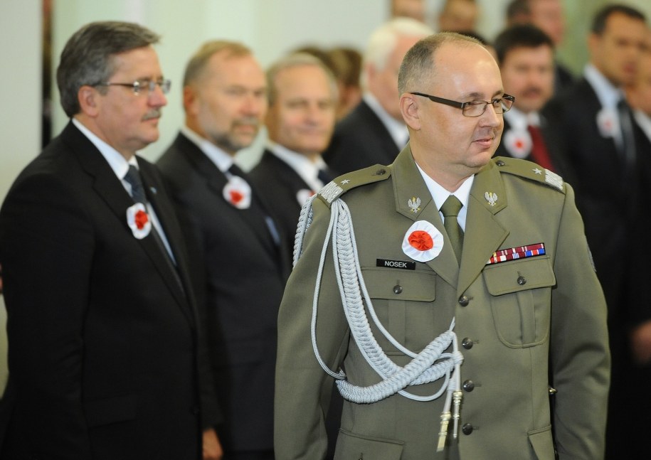 Gen. Janusz Nosek na uroczystości wręczenia stopni generalskich w przeddzień Święta Niepodległości w Warszawie /Jacek Turczyk /PAP