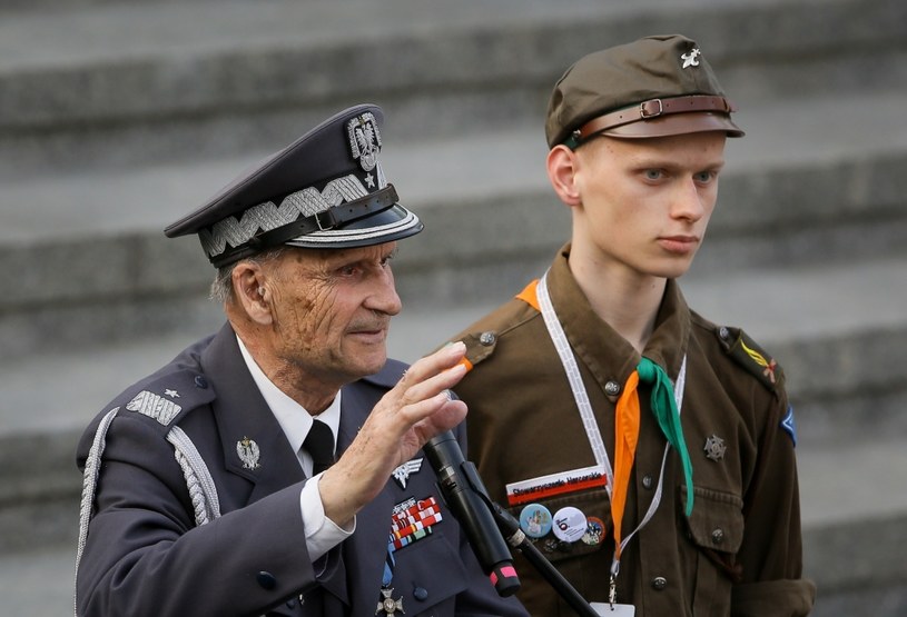 Gen. Zbigniew Ścibor-Rylski (z lewej) /Paweł Supernak /PAP