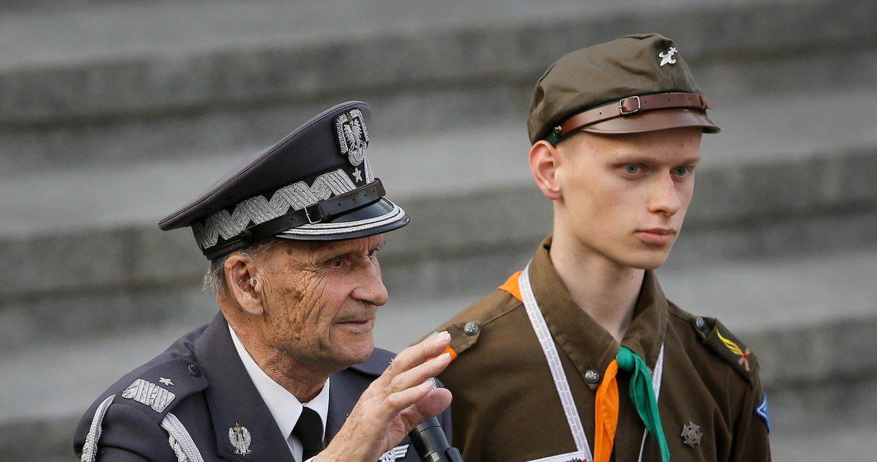 Gen. Zbigniew Ścibor-Rylski (z lewej) /Paweł Supernak /PAP