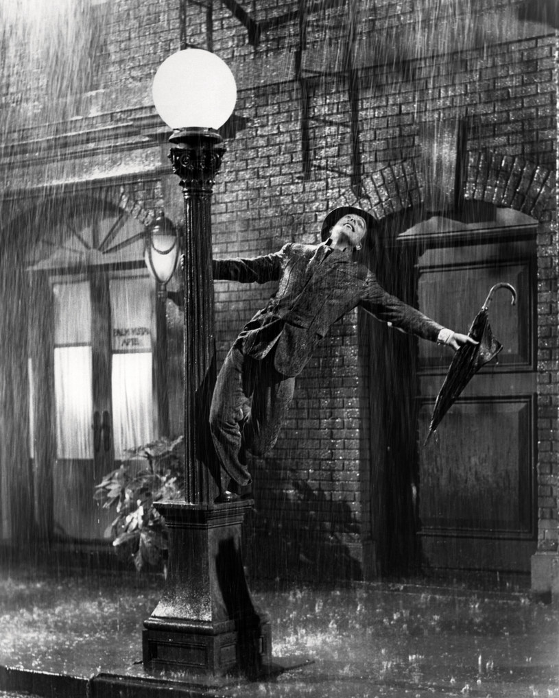 Gene Kelly w filmie "Deszczowa piosenka" (1952), fot. Silver Screen Collection /Getty Images