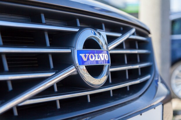 General Motors, Volvo, Volkswagen poinformowały, że zawieszają dostawy samochodów do Rosji /Shutterstock