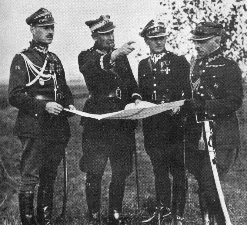 Generał Tadeusz Rozwadowski (drugi z lewej) w czasie manewrów na początku lat 20. /East News