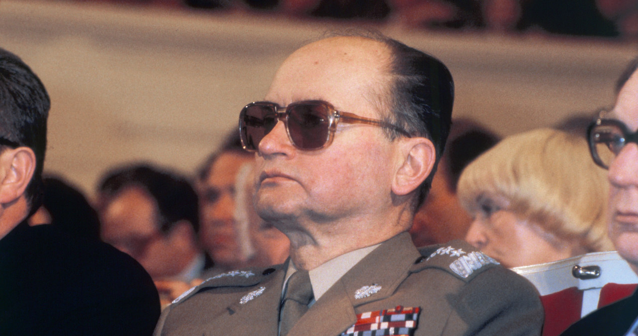 Generał Wojciech Jaruzelski nie przyjął stopnia marszałkowskiego /AFP