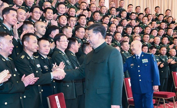 Generałowie znikają. Xi robi czystki w stylu Mao