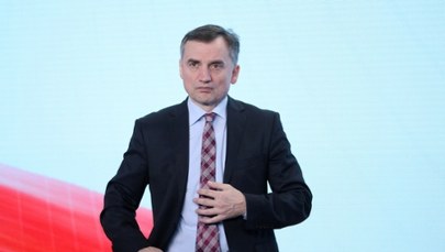 Genewski Dokument Podróży dla Ziobry. Co to oznacza?