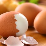 Genialny sposób na szybkie siekanie jajek