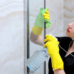Genialny trik na czyszczenie kabiny prysznicowej