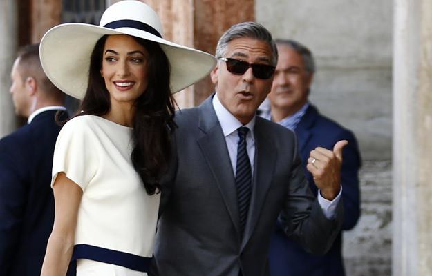 George Clooney i Amal Alamuddin w drodze na ślub cywilny /AFP