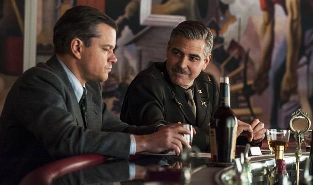 George Clooney i Matt Damon w filmie "Obrońcy skarbów" /materiały prasowe