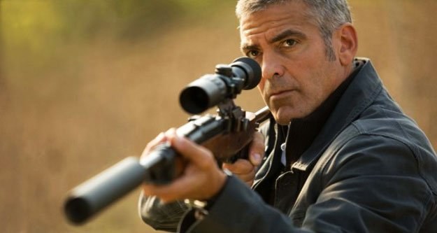 George Clooney w filmie "Amerykanin" /materiały dystrybutora