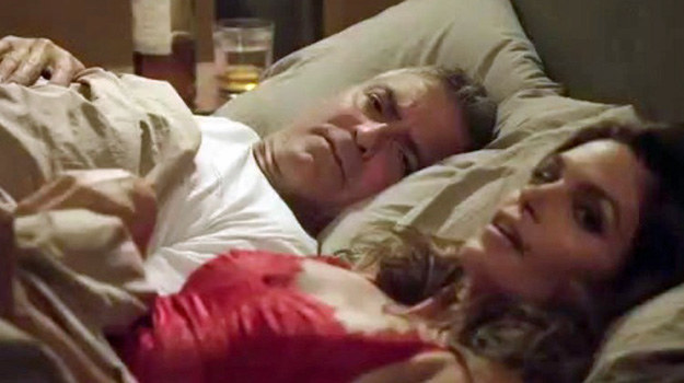 George Clooney w łóżku z Cindy Crawford /THUNDERNEWS /East News