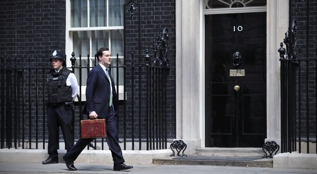 George Osborne, brytyjski minister finansów, dzisiaj przed siedzibą premiera /AFP