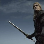 Geralt ma za krótki miecz na nowym zdjęciu z serialu Wiedźmin