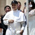 Gest, który zmienił historię Kościoła. "The New York Times" wyróżnia papieża