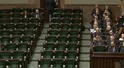 Gest posłów PiS w czasie wystąpienia premiera. Tusk skomentował