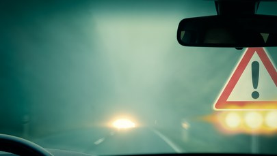 ​Gęsta mgła na Lubelszczyźnie. Widoczność ograniczona nawet do 50 metrów