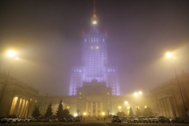 Gęsta mgła nad Warszawą /Paweł Supernak /PAP