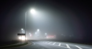 Gęsta mgła przykryje dużą część Polski. Nowy alert IMGW