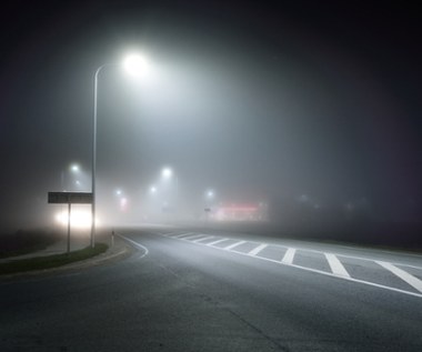 Gęsta mgła przykryje dużą część Polski. Nowy alert IMGW