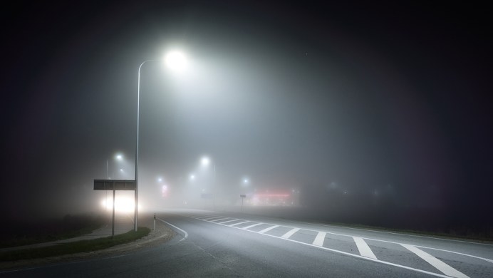 Gęsta mgła przykryje dużą część Polski. Nowy alert IMGW