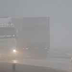 Gęsta mgła w środkowej i południowej Polsce. Kłopoty na lotniskach