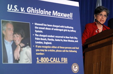 Ghislaine Maxwell zatrzymana przez FBI. To ona stręczyła ofiary pedofila Jeffrey’a Epsteina 