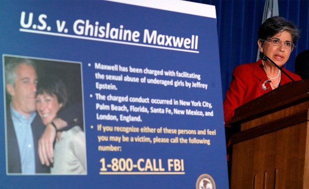 Ghislaine Maxwell zatrzymana przez FBI. To ona stręczyła ofiary pedofila Jeffrey’a Epsteina 