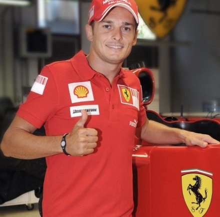 Giancarlo Fisichella już w barwach Ferrari. /AFP
