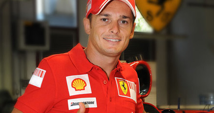 Giancarlo Fisichella już w stroju Ferrari /Informacja prasowa