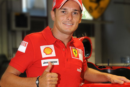Giancarlo Fisichella już w stroju Ferrari /Informacja prasowa
